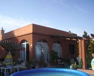 Vista exterior de Casa o xalet en venda en Elche / Elx amb Aire condicionat i Traster