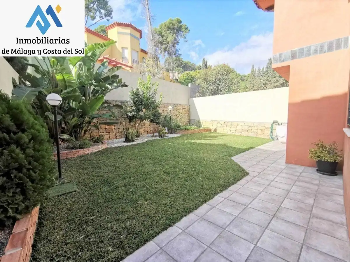 Abitazione con piscina in vendita a Calle Manuel Barbadillo, imagen 5