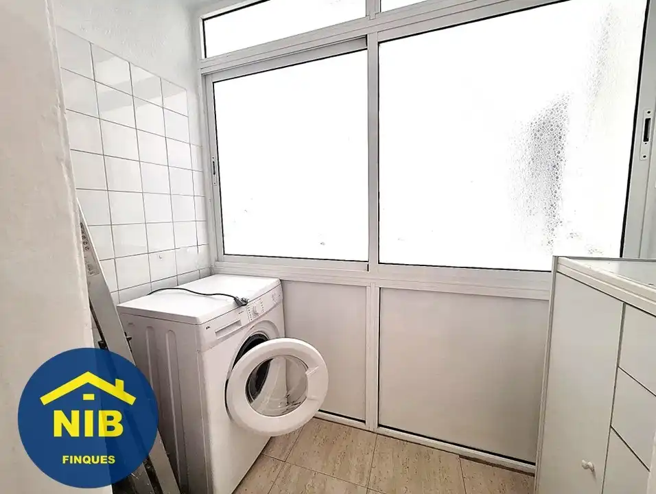 Bathroom of Flat for sale in Barcelona  with Air Conditioner and Heating