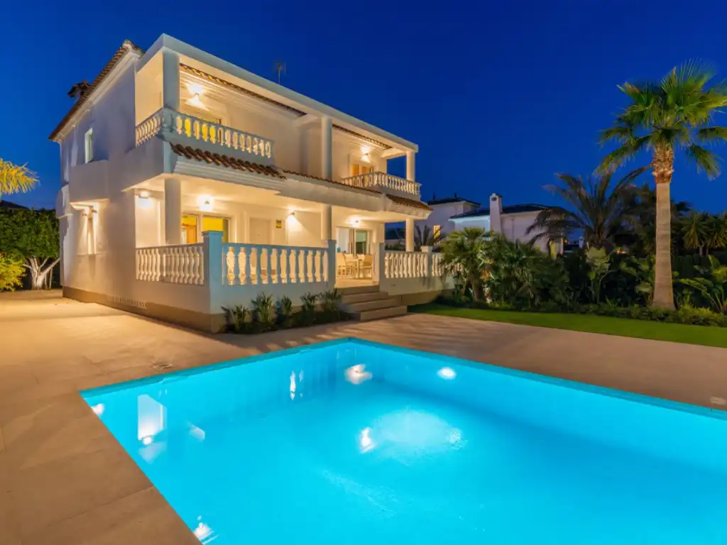 Exterior view of Houses for sale in El Campello  with Air Conditioner, Private garden and Swimming Pool