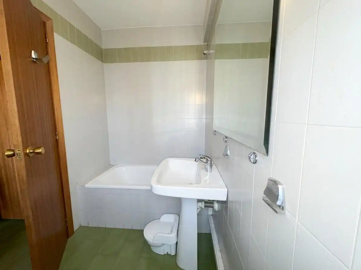 Badezimmer von Wohnung zum Verkauf in Madrid mit Heizung, Terrasse und Möbliert