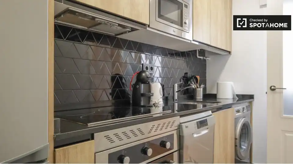 Cocina de Piso de alquiler en Madrid con Aire acondicionado, Calefacción y Amueblado