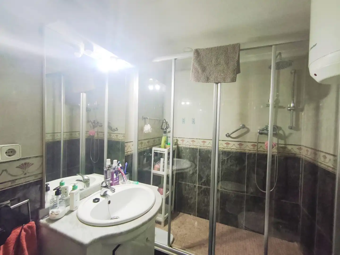 Baño de Piso en venta en Valencia con Horno y Lavadora