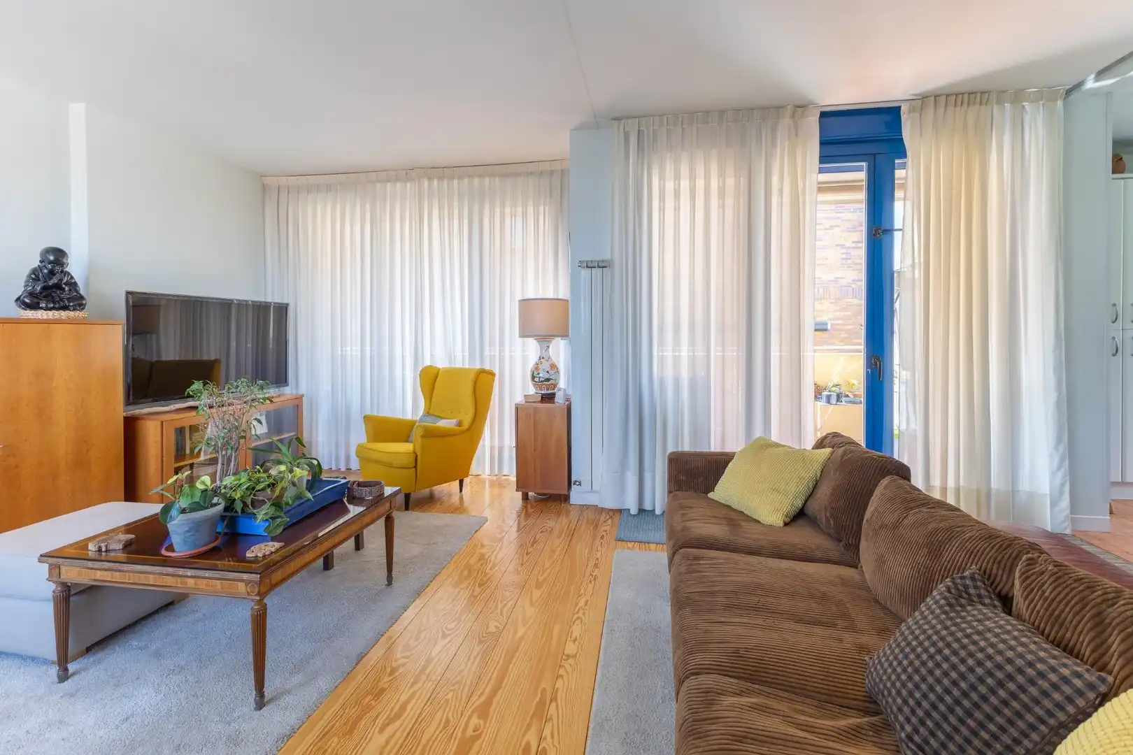 Sala d'estar de Casa o xalet en venda en Madrid amb Aire condicionat, Calefacció i Jardí privat