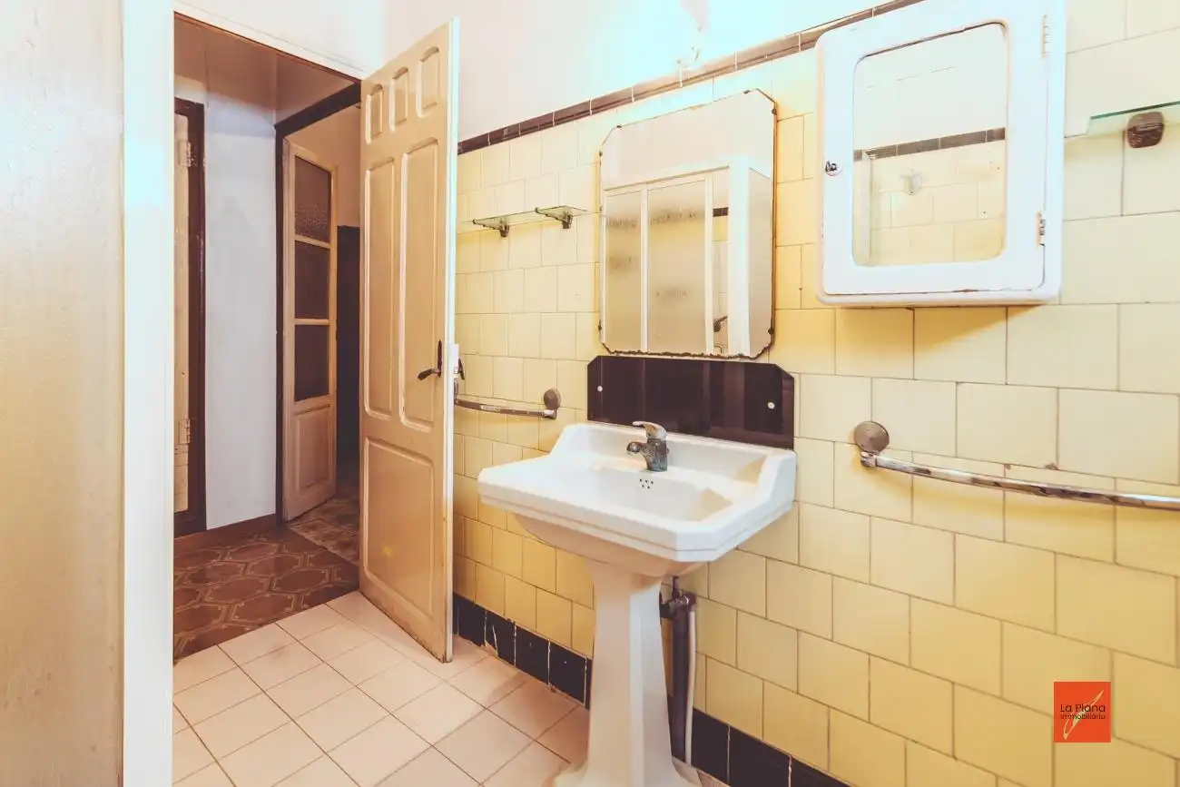 Badezimmer von Einfamilien-Reihenhaus zum Verkauf in Santa Bàrbara mit Terrasse, Möbliert und Balkon