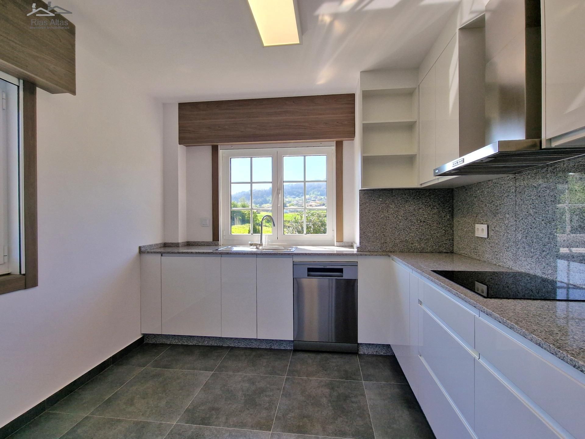 Cocina de Casa o chalet en venta en Culleredo con Calefacción, Jardín privado y Trastero