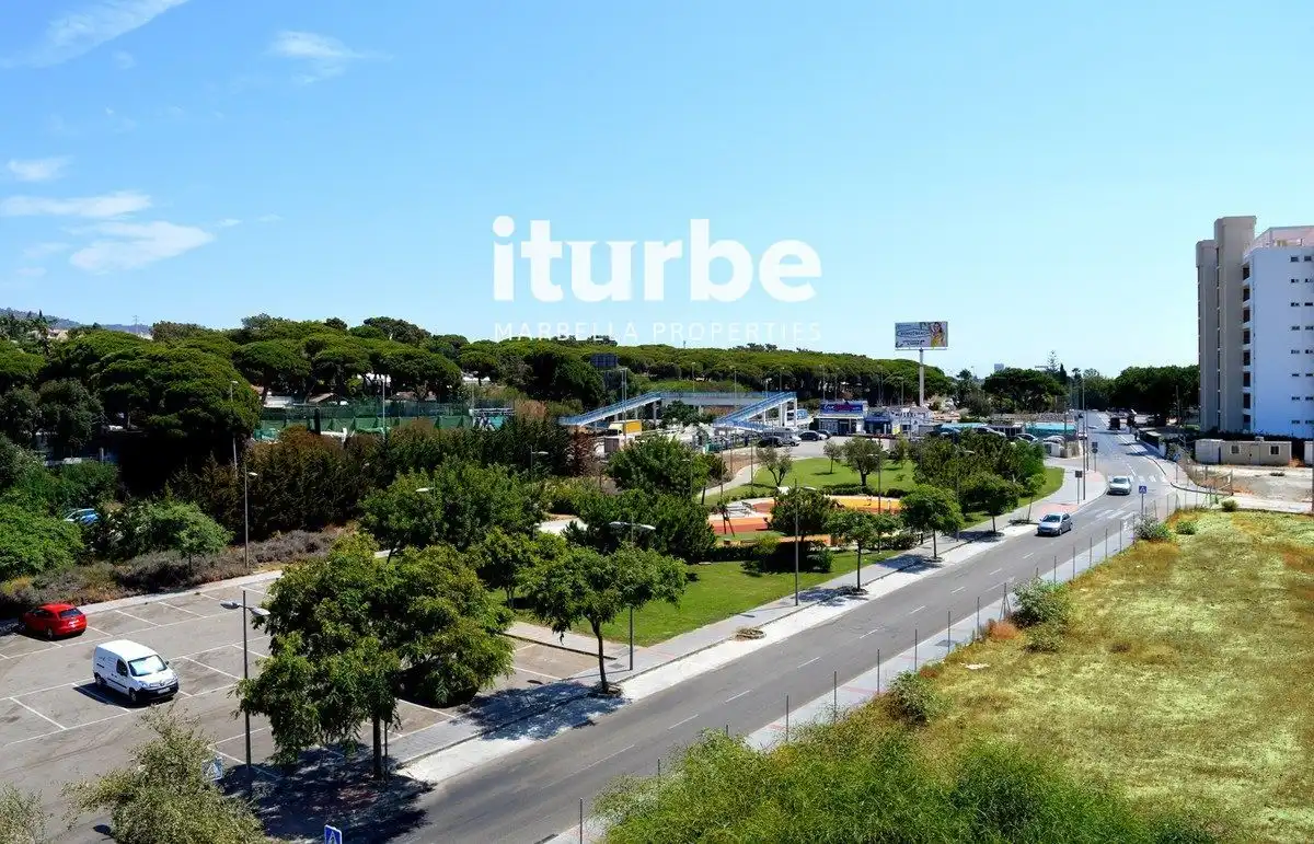 Vista exterior de Pis en venda en Marbella amb Aire condicionat, Calefacció i Piscina
