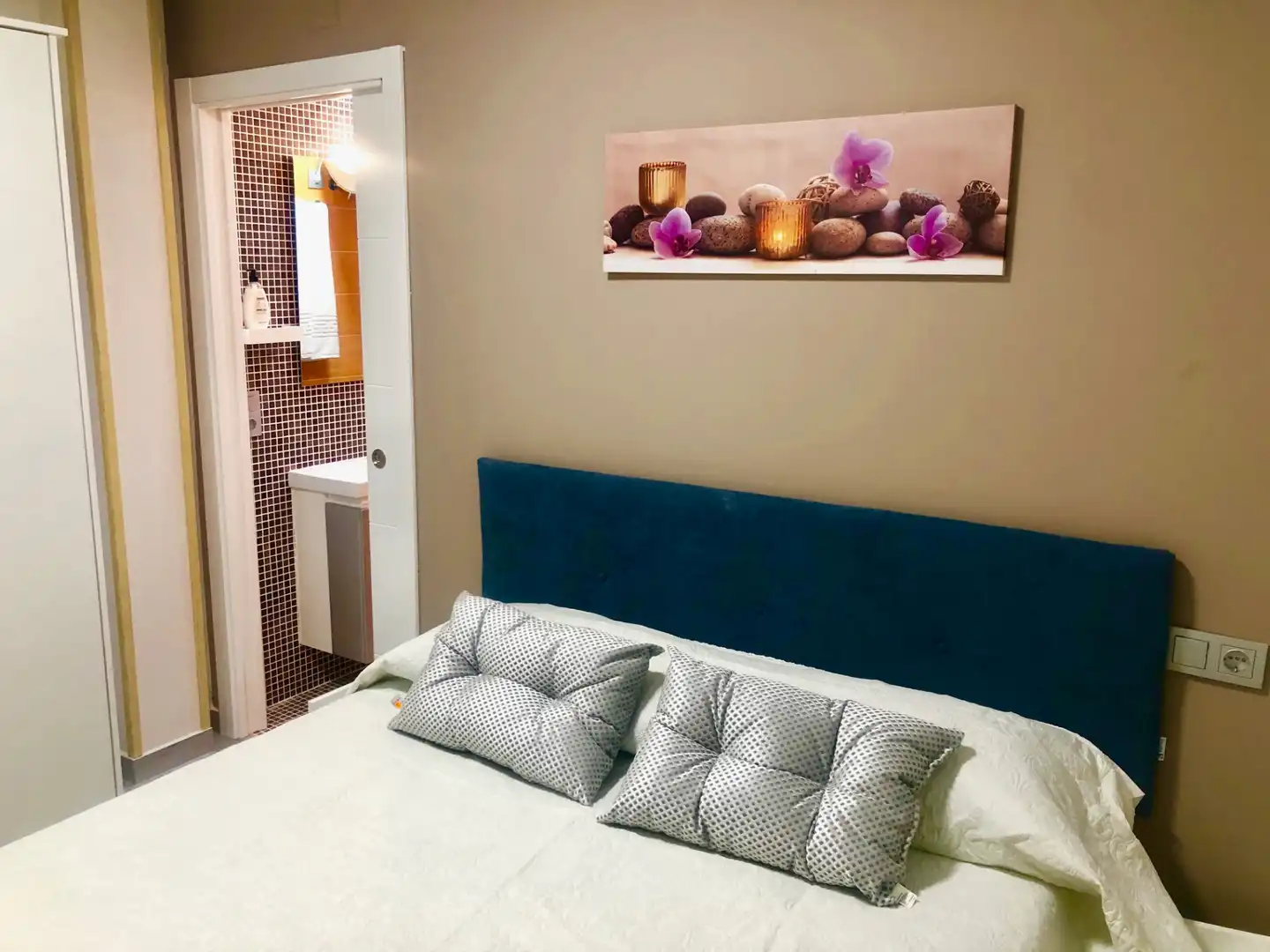 Dormitori de Apartament de lloguer en Trujillo amb Aire condicionat, Calefacció i Moblat