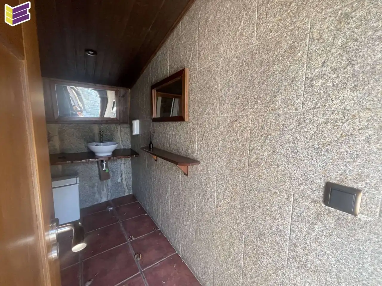 Bany de Local en venda en Tui amb Aire condicionat i Alarma