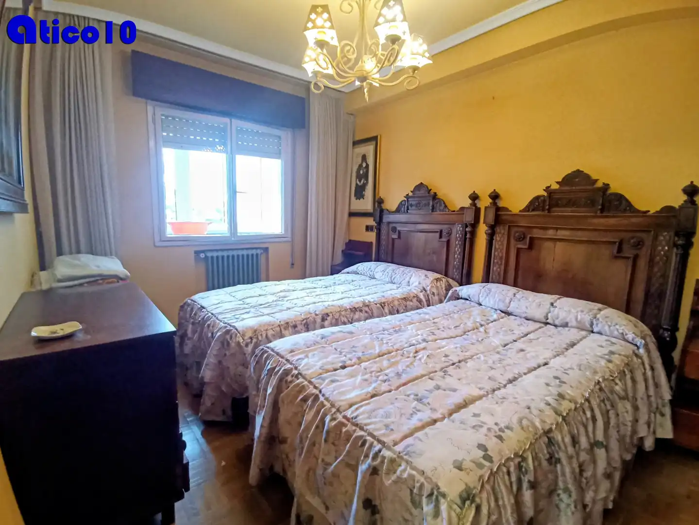 Habitación de Piso en venta en Oviedo  con Calefacción, Parquet y Terraza