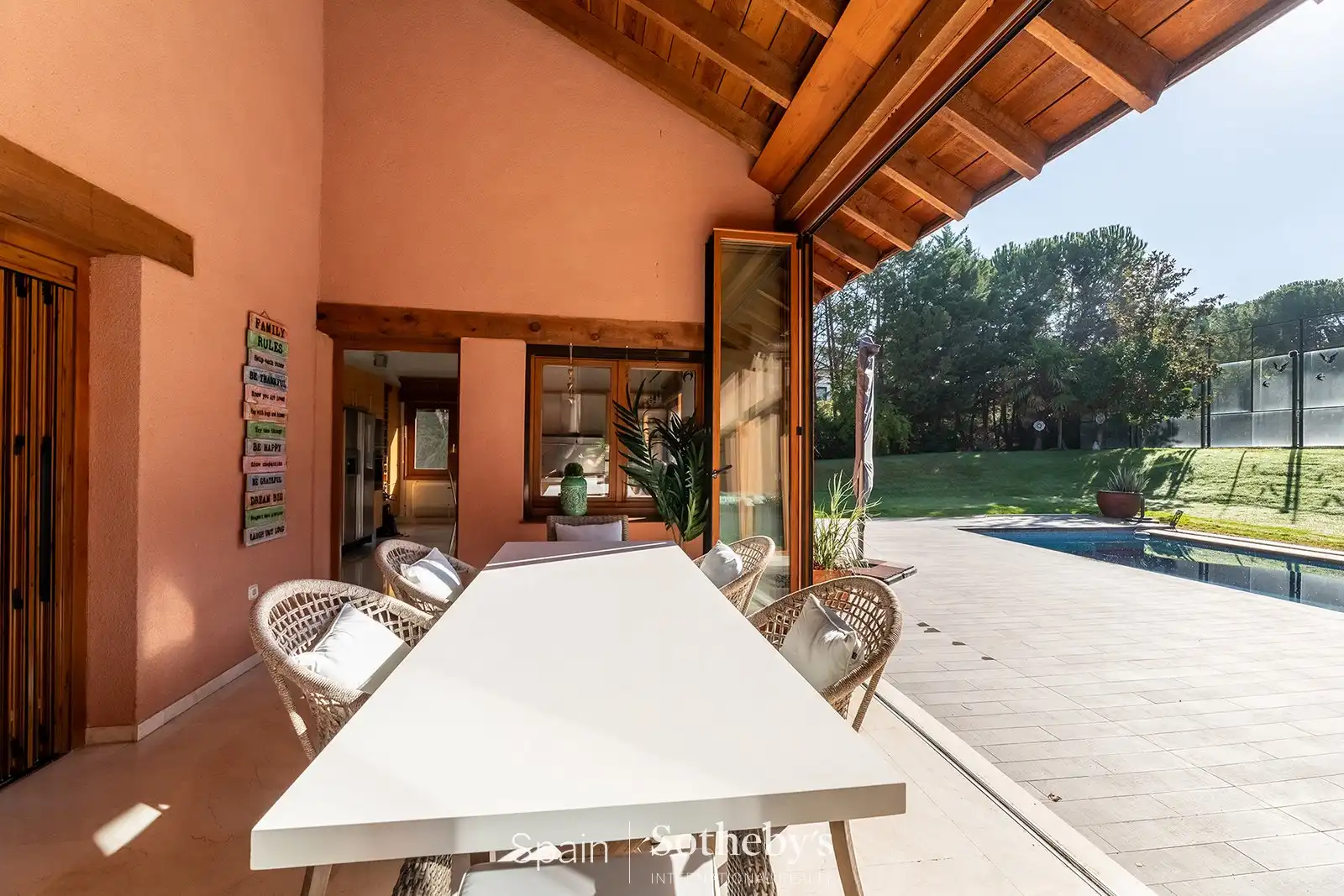 Terrassa de Casa o xalet en venda en Pozuelo de Alarcón amb Aire condicionat, Calefacció i Jardí privat