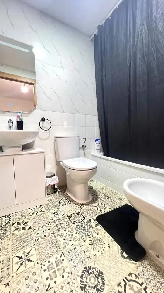 Bany de Casa o xalet en venda en Badajoz amb Aire condicionat, Jardí privat i Terrassa