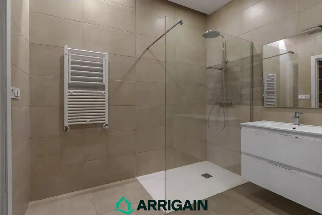 Baño de Piso en venta en Donostia - San Sebastián  con Calefacción, Terraza y Trastero