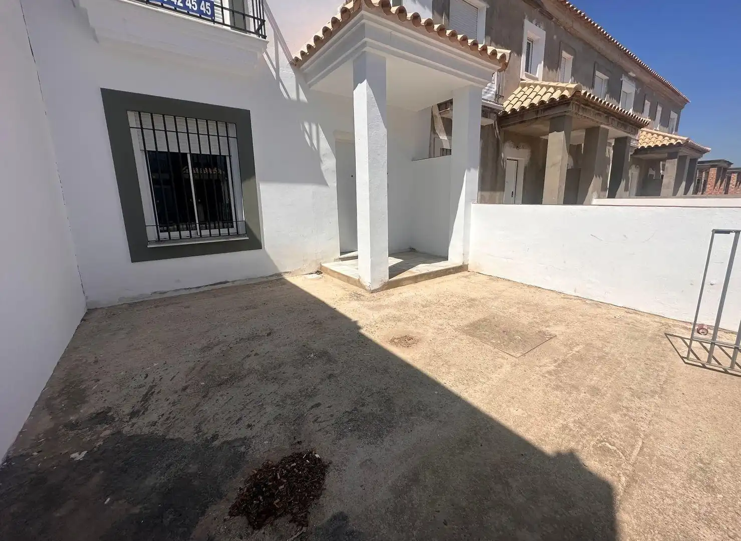 Vista exterior de Casa adosada en venta en Pilas
