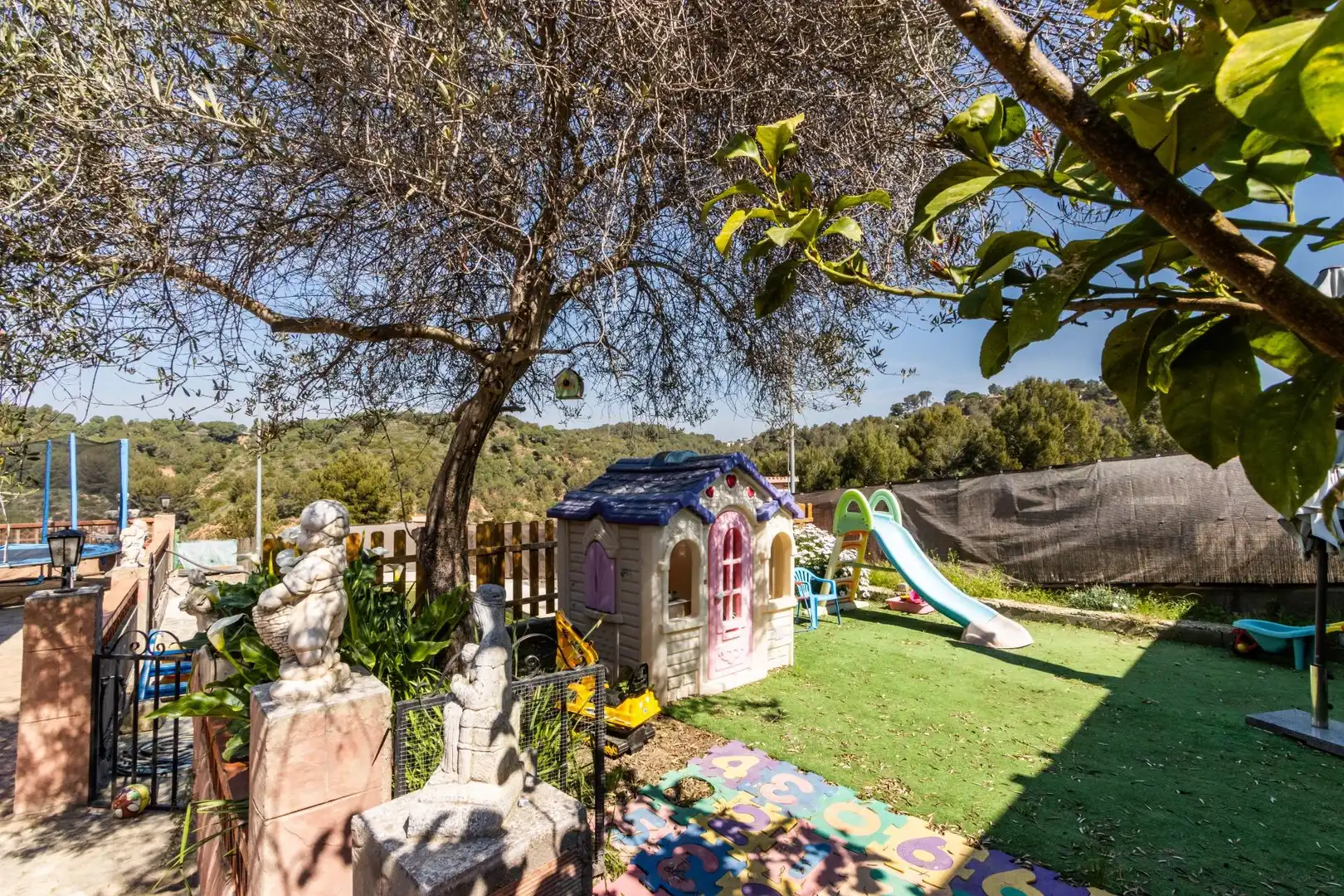 Garden of Houses for sale in Castellbisbal  with Air Conditioner, Heating and Private garden