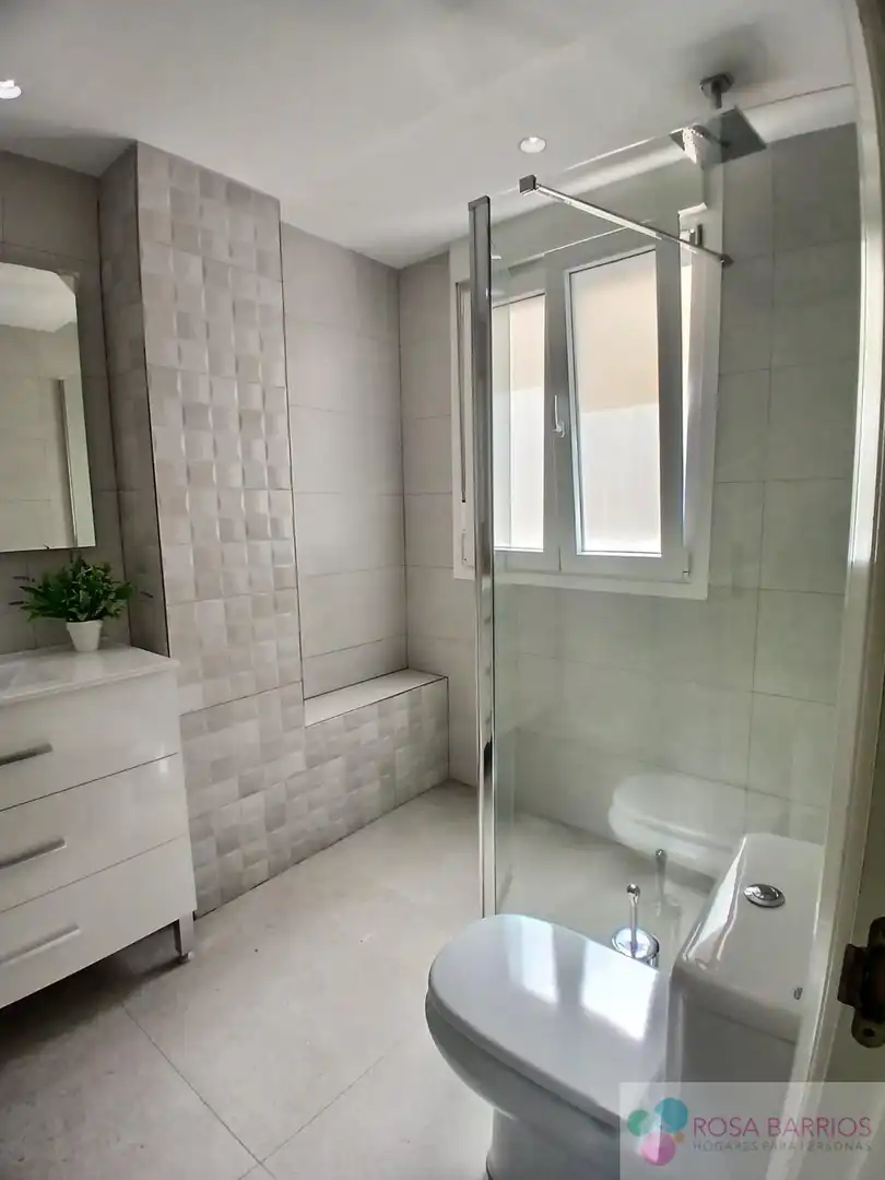 Bathroom of Flat for rent in Marbella  with Terrace, Furnished and Community pool
