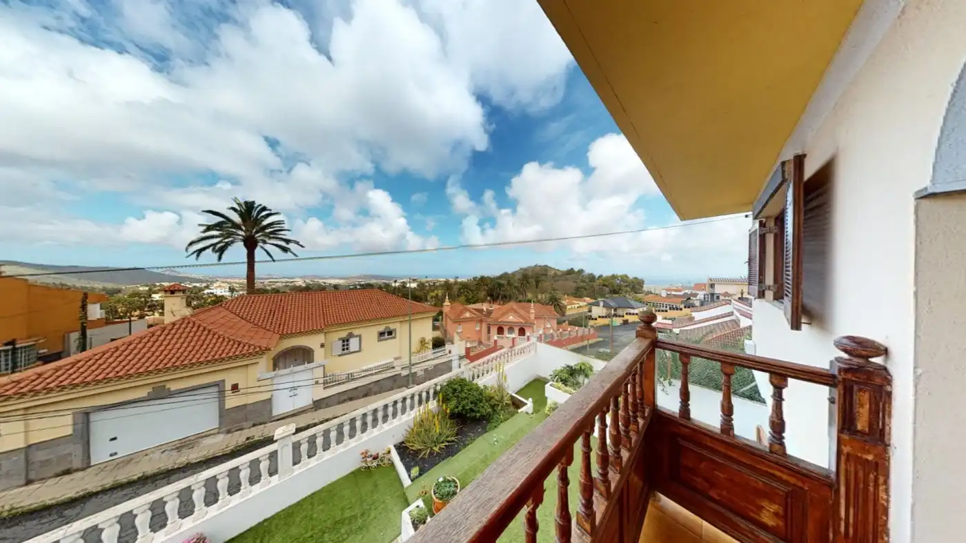 Vista exterior de Casa o xalet en venda en Las Palmas de Gran Canaria amb Jardí privat, Terrassa i Traster