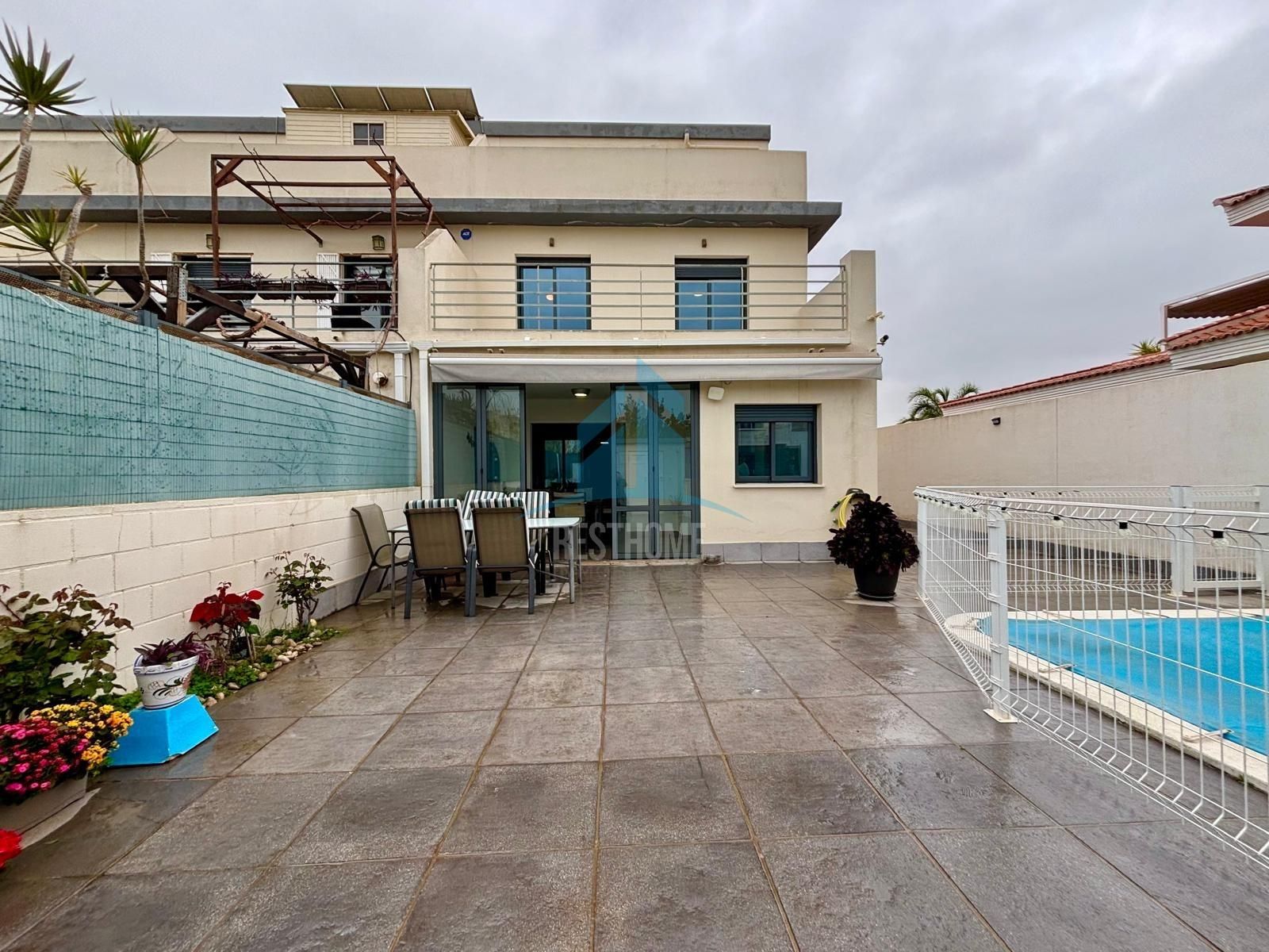 Vista exterior de Casa adosada en venda en Daimús amb Aire condicionat, Jardí privat i Terrassa