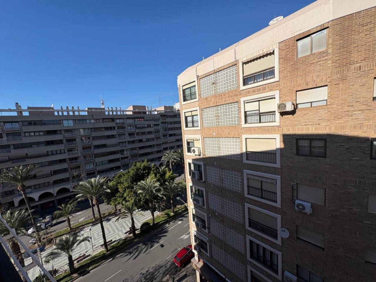 Vista exterior de Pis en venda en Alicante / Alacant amb Aire condicionat, Calefacció i Moblat