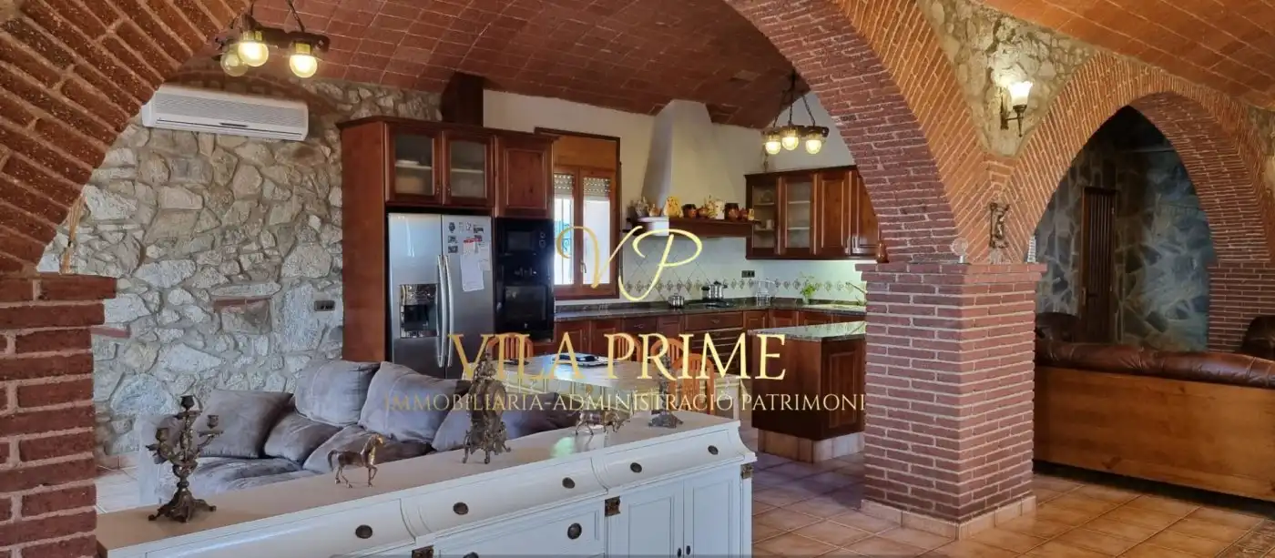 Küche von Country house zum Verkauf in Mataró mit Klimaanlage, Heizung und Privatgarten