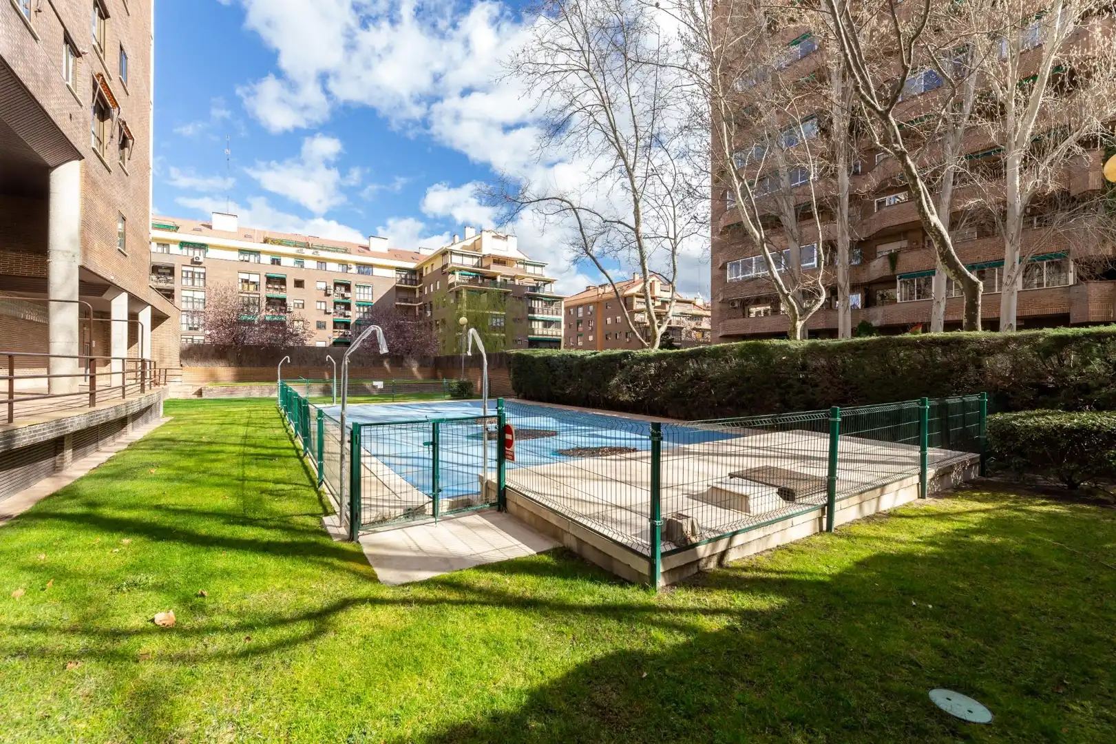 Swimming pool of Flat for sale in Tres Cantos  with Heating, Parquet flooring and Storage room
