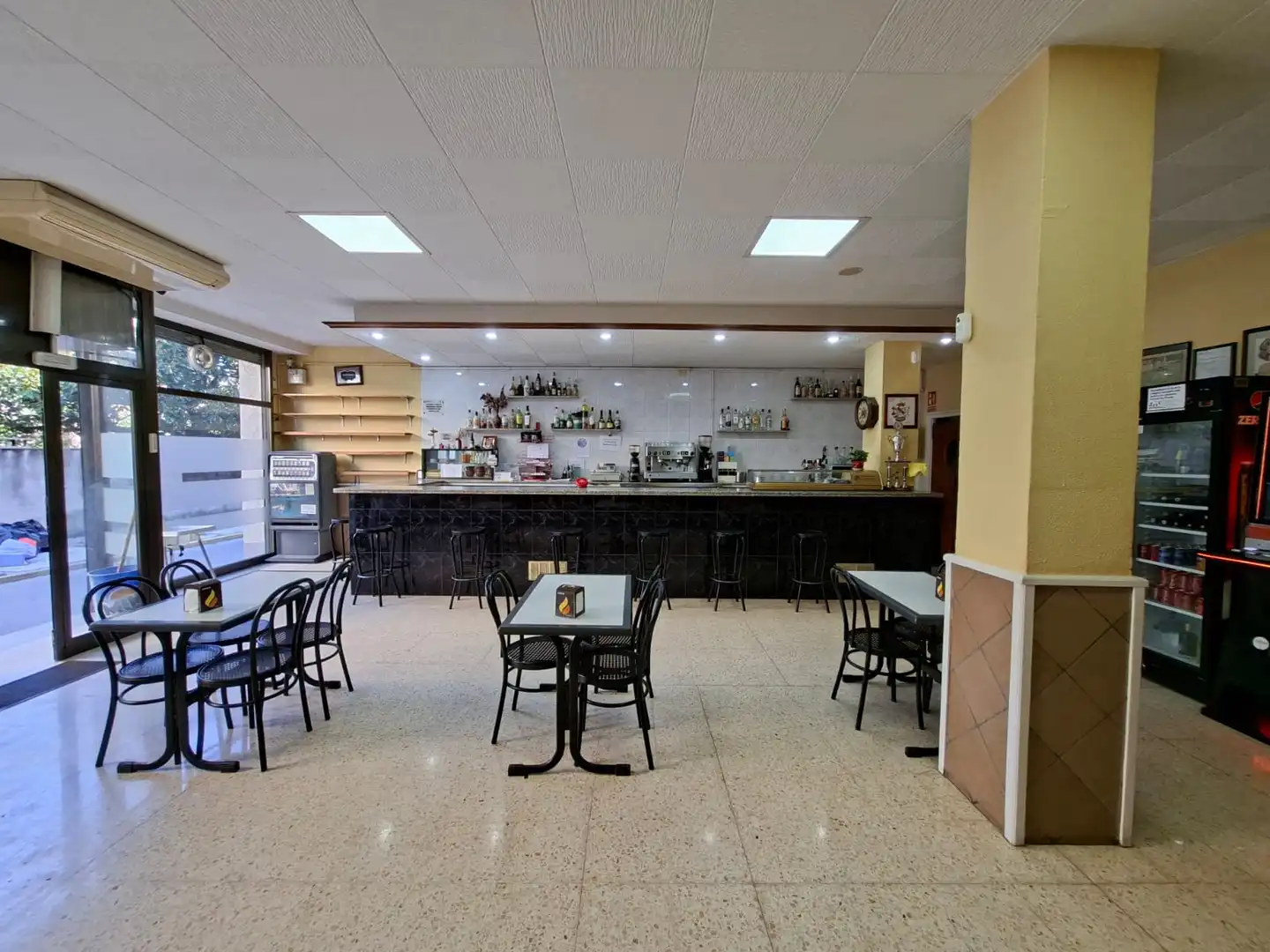 Commercial properties for sale in Llinars del Vallès  with Air Conditioner, Heating and Furnished