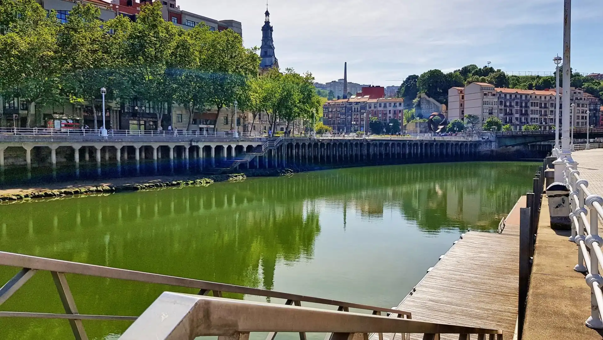 Vista exterior de Pis en venda en Bilbao  amb Traster