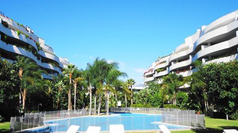 Foto 2 de Piso de alquiler en Calle Cañas, 1, Puerto Banús, Marbella