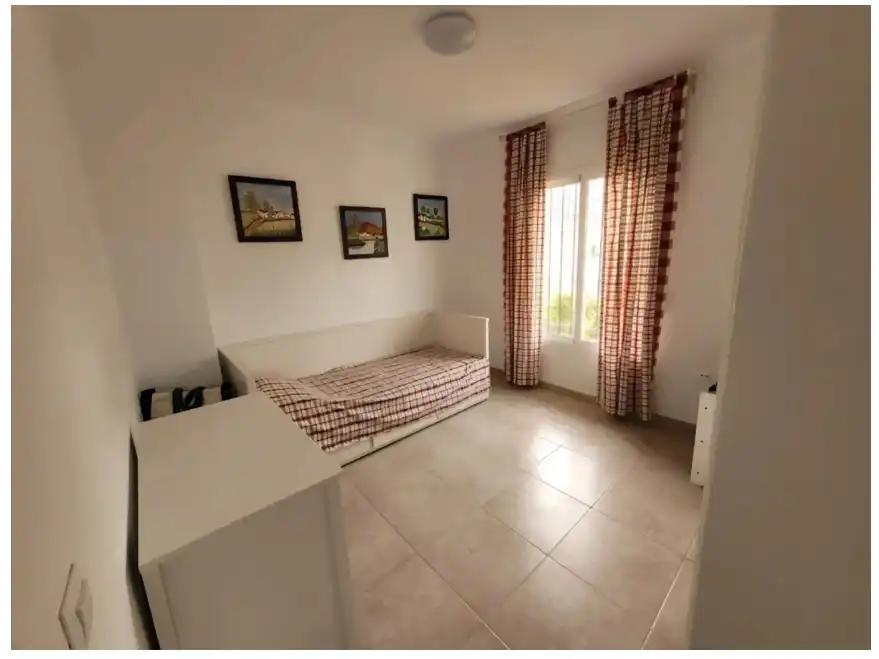 Habitación de Casa adosada en venta en Alhaurín de la Torre con Aire acondicionado, Jardín privado y Terraza
