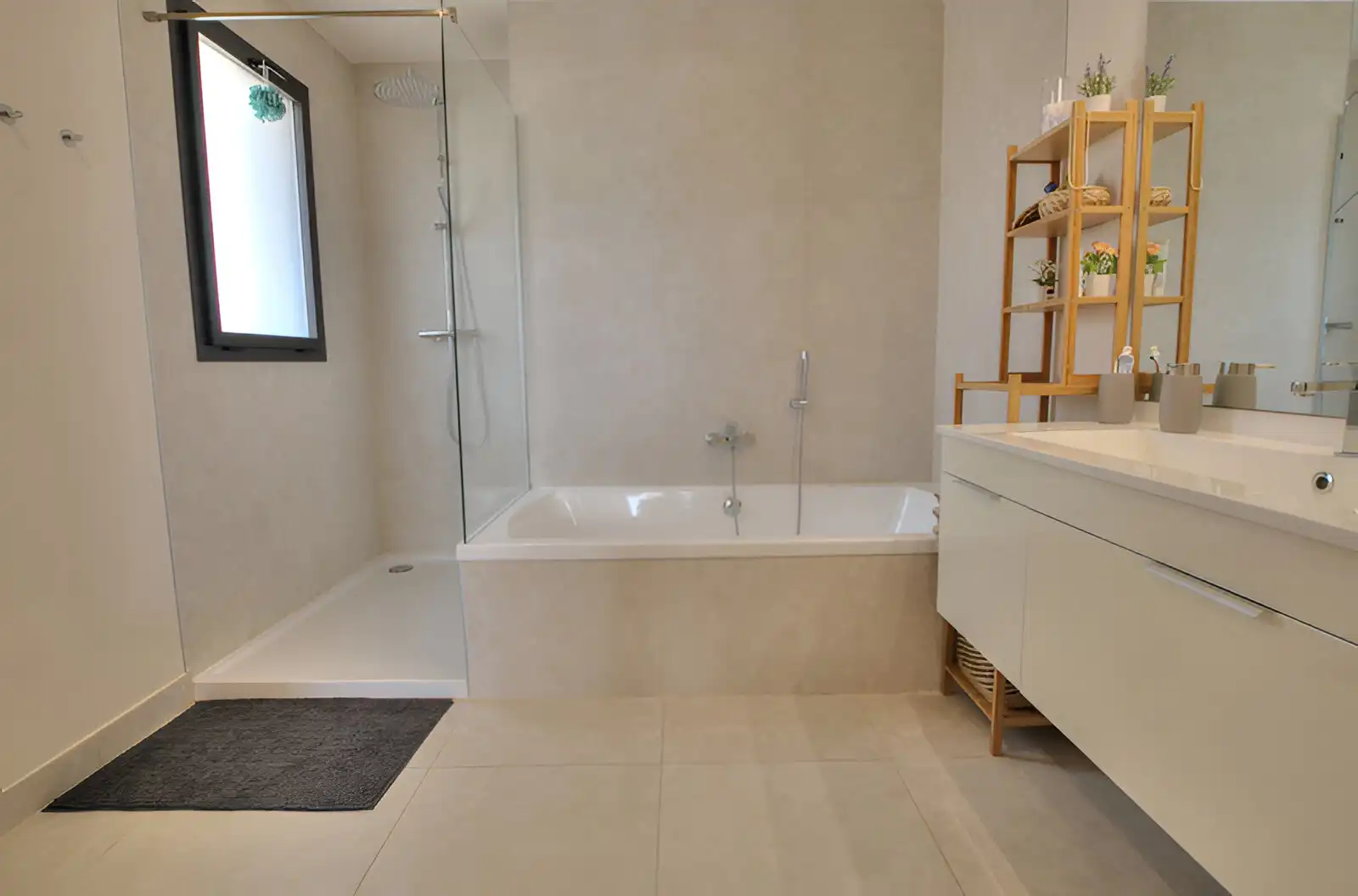 Bany de Àtic en venda en Mijas amb Aire condicionat, Terrassa i Piscina