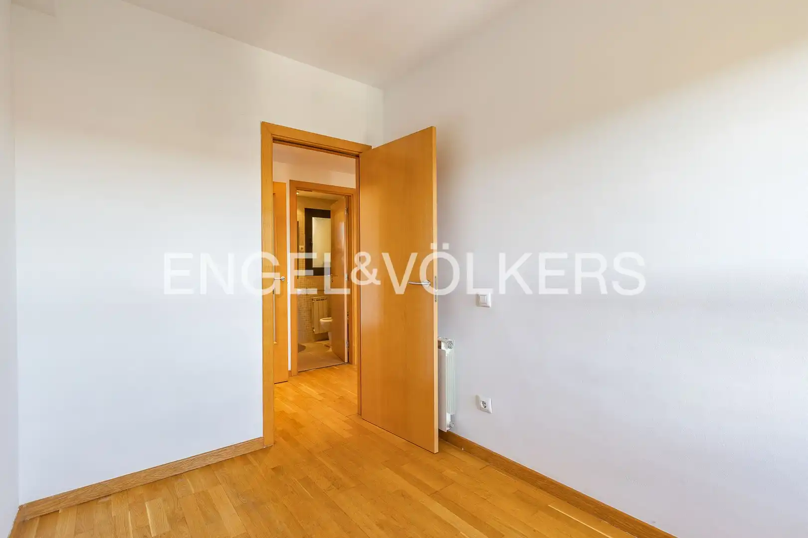Flat for sale in Sant Cugat del Vallès  with Heating, Private garden and Parquet flooring