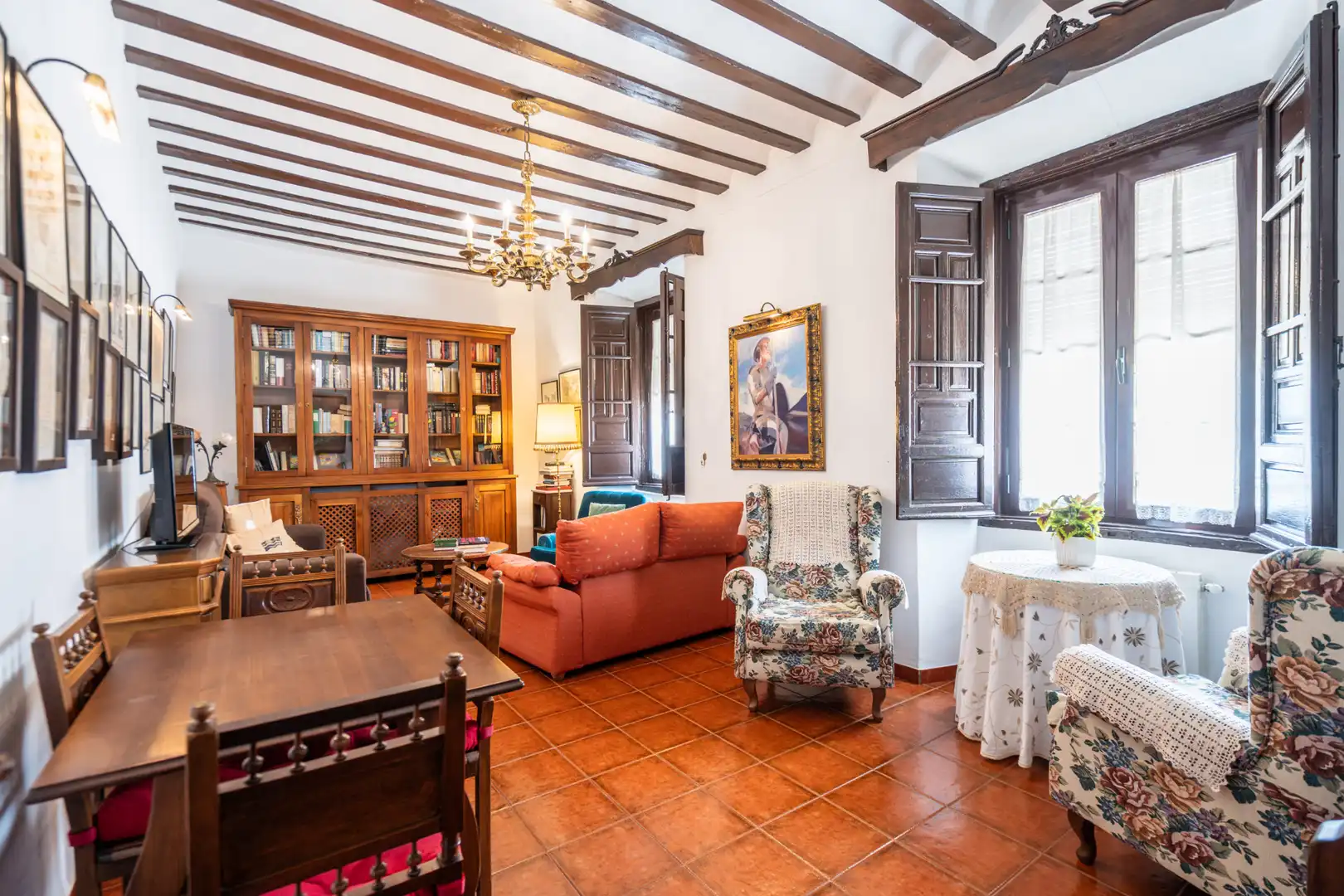 Sala de estar de Edificio en venta en El Toboso con Alarma