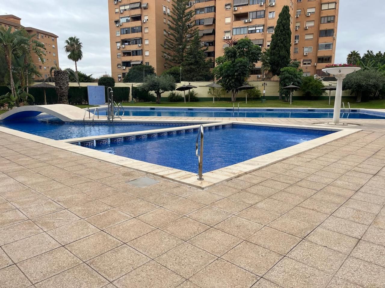 Piscina de Pis de lloguer en Alicante / Alacant amb Aire condicionat, Balcó i Piscina comunitària