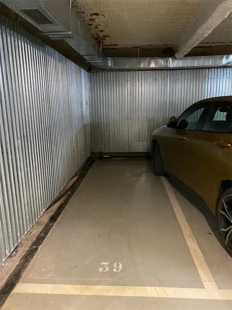 Parkplatz von Garage zur Miete in Madrid