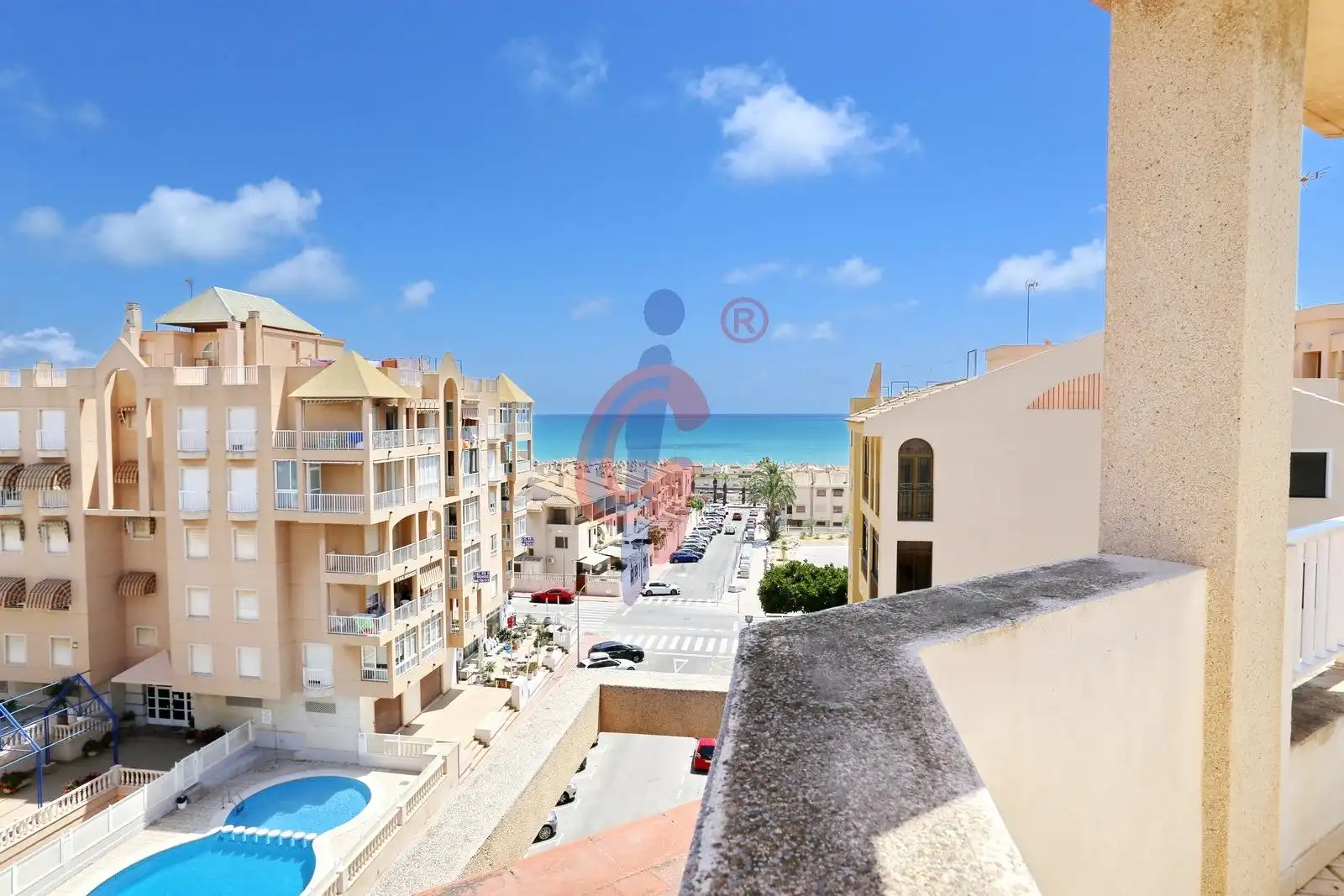 Außenansicht von Dachboden zum Verkauf in Guardamar del Segura mit Terrasse, Abstellraum und Möbliert