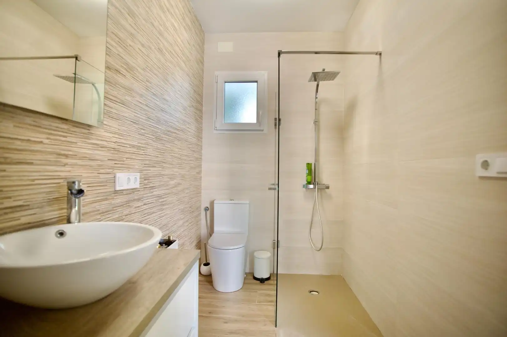Bathroom of Detached homes for sale in Monforte del Cid  with Air Conditioner, Private garden and Parquet flooring