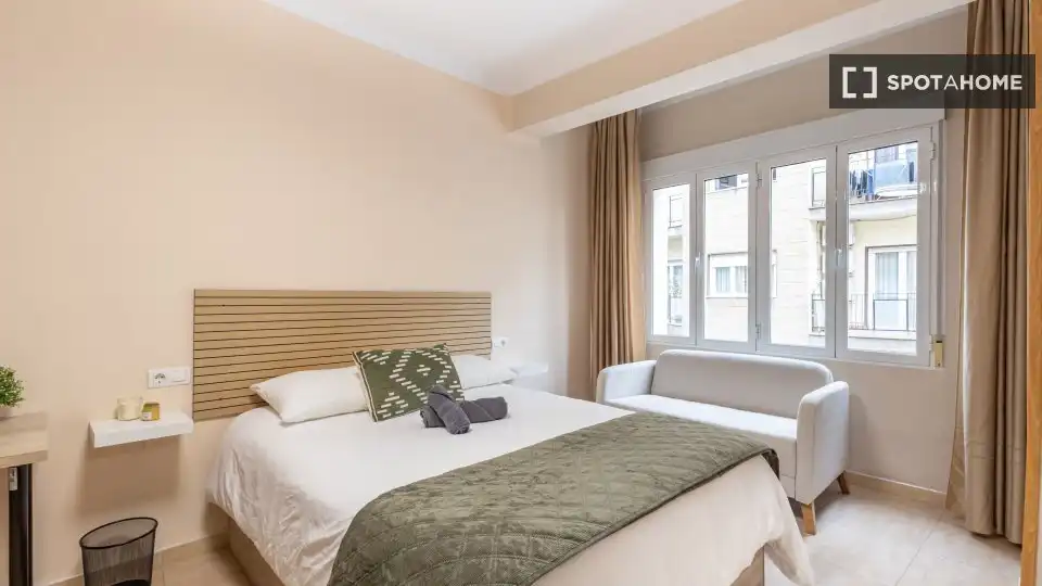 Habitación de Piso de alquiler en Granada con Aire acondicionado, Calefacción y Amueblado