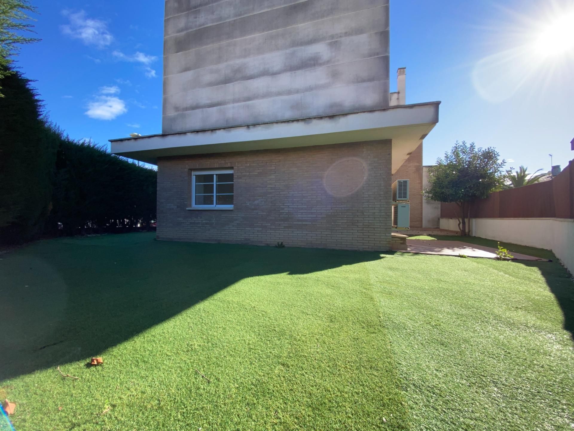 Exterior view of Single-family semi-detached to rent in Cambrils  with Private garden, Parquet flooring and Terrace