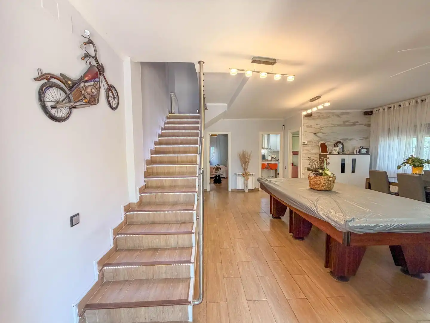 Detached homes for sale in Abrera  with Air Conditioner, Heating and Private garden