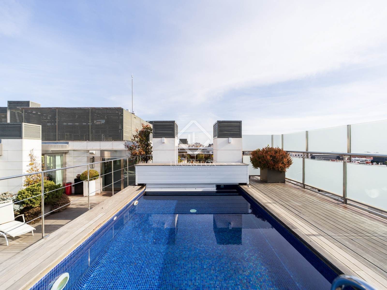 Piscina de Àtic en venda en  Madrid Capital amb Aire condicionat, Calefacció i Parquet