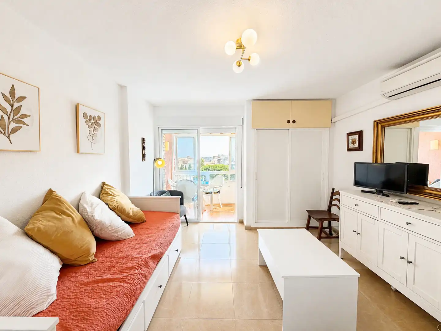 Study for rent in Avenida Gamonal, Parque de la Paloma