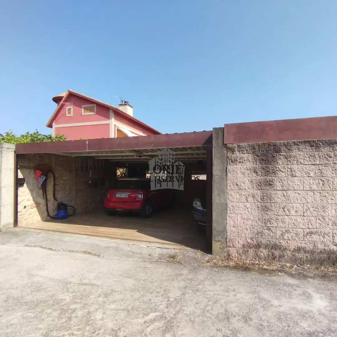 Vista exterior de Casa o xalet en venda en Vigo  amb Calefacció, Terrassa i Traster