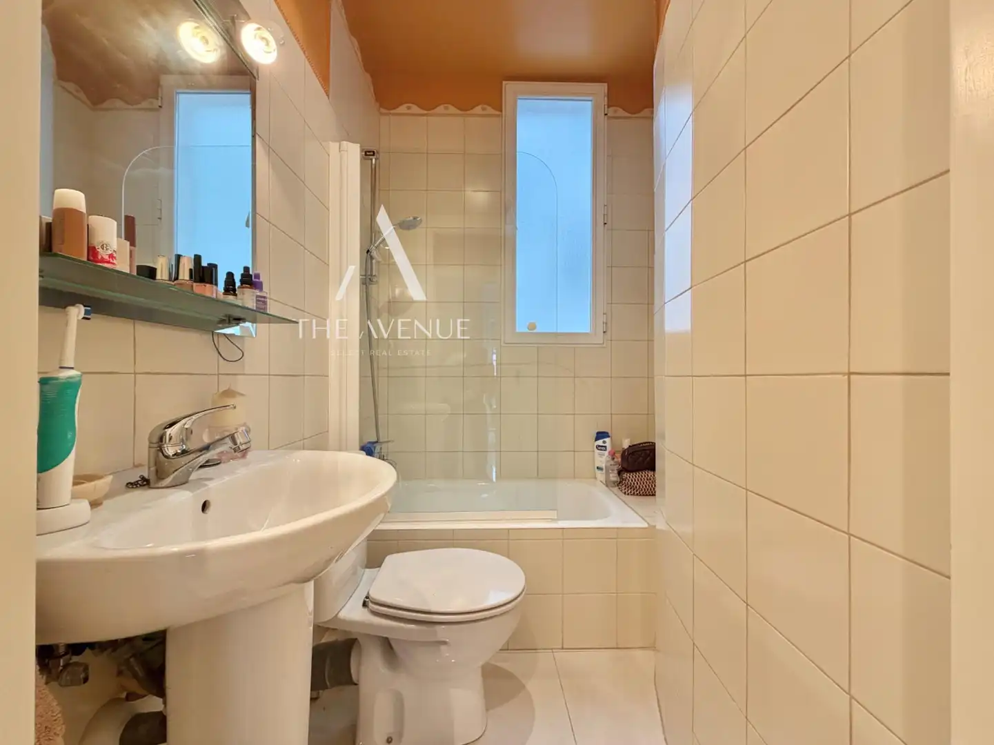 Baño de Piso de alquiler en Madrid con Amueblado