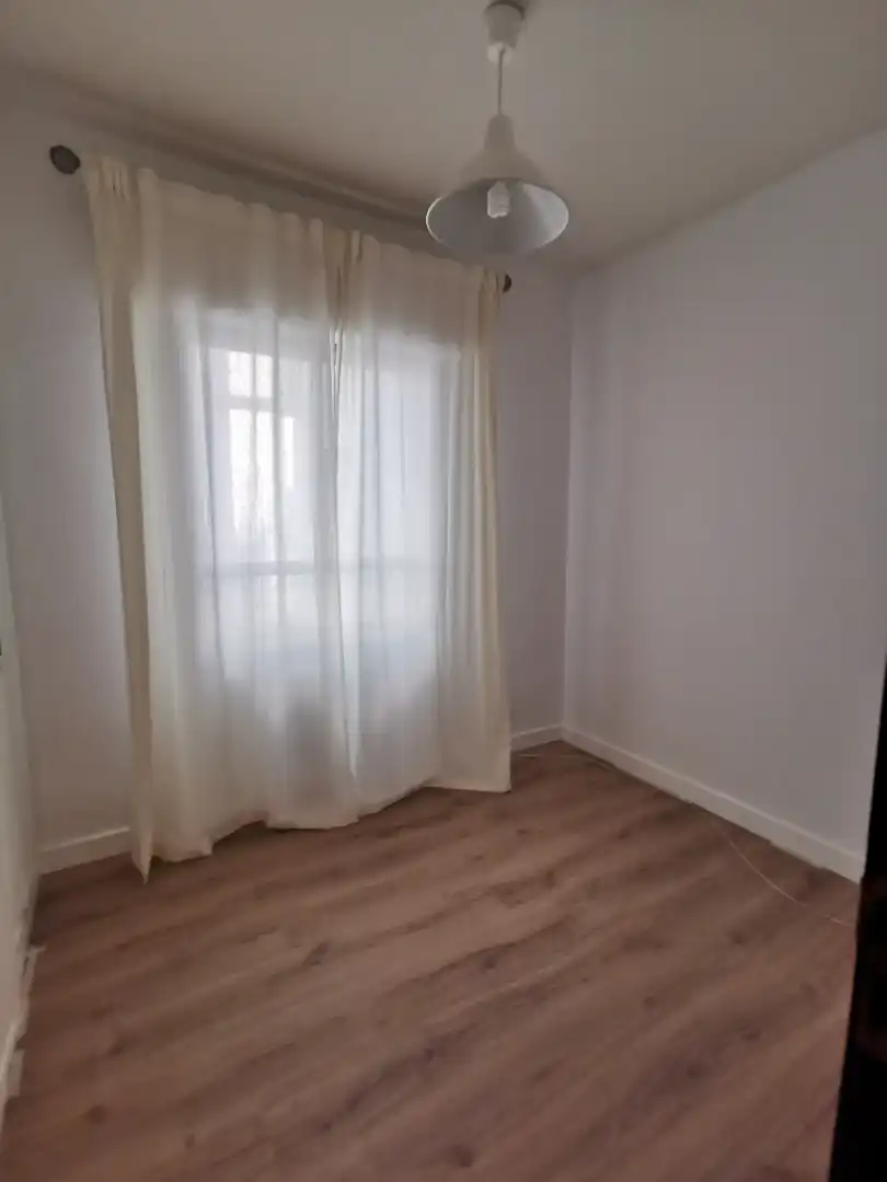 Schlafzimmer von Wohnung zur Miete in Salamanca mit Heizung, Parkett und Möbliert