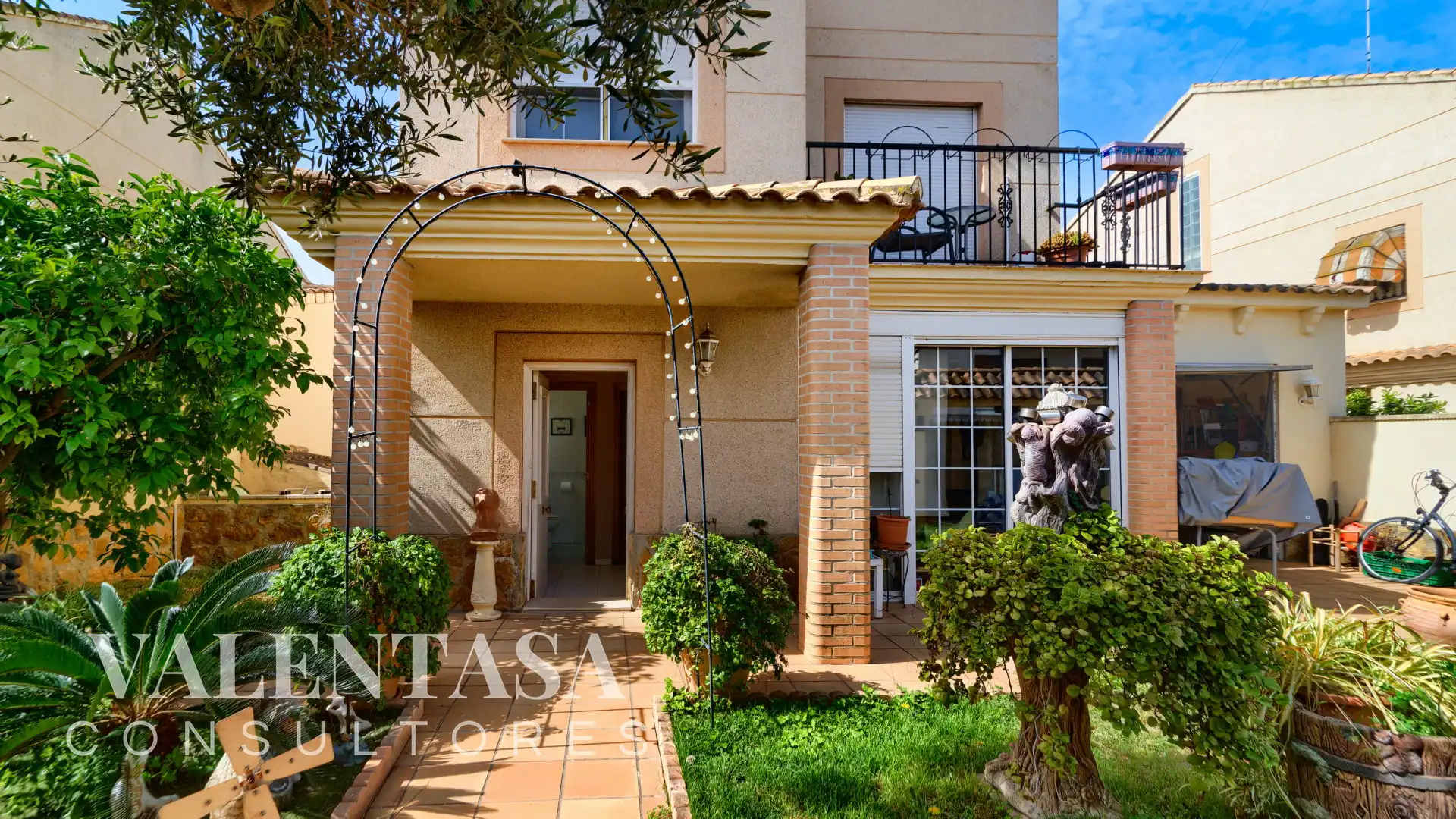 Exterior view of Houses for sale in L'Eliana  with Air Conditioner, Heating and Private garden