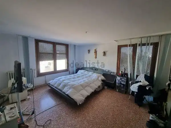 Dormitori de Casa o xalet en venda en Zaragoza amb Aire condicionat, Calefacció i Jardí privat