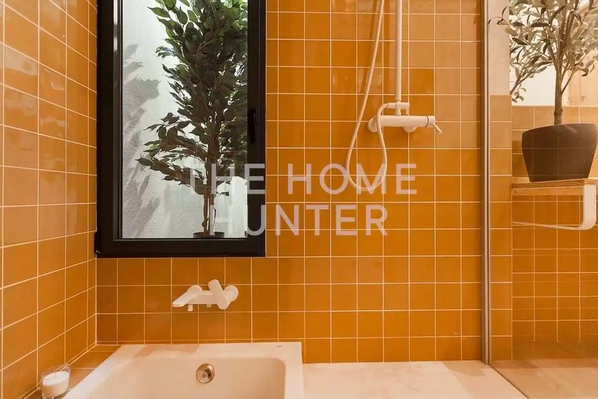 Badezimmer von Wohnung zum Verkauf in Barcelona mit Heizung, Privatgarten und Terrasse