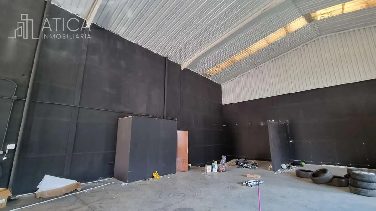 Industrial building for sale in Villares de la Reina, imagen 2