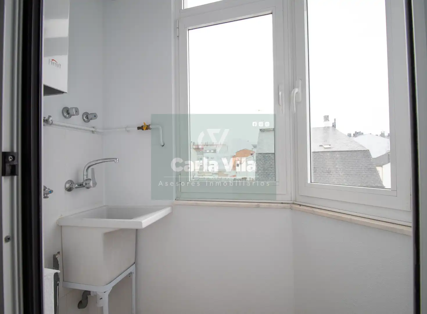 Habitación de Dúplex en venta en Lugo con Calefacción, Parquet y Terraza