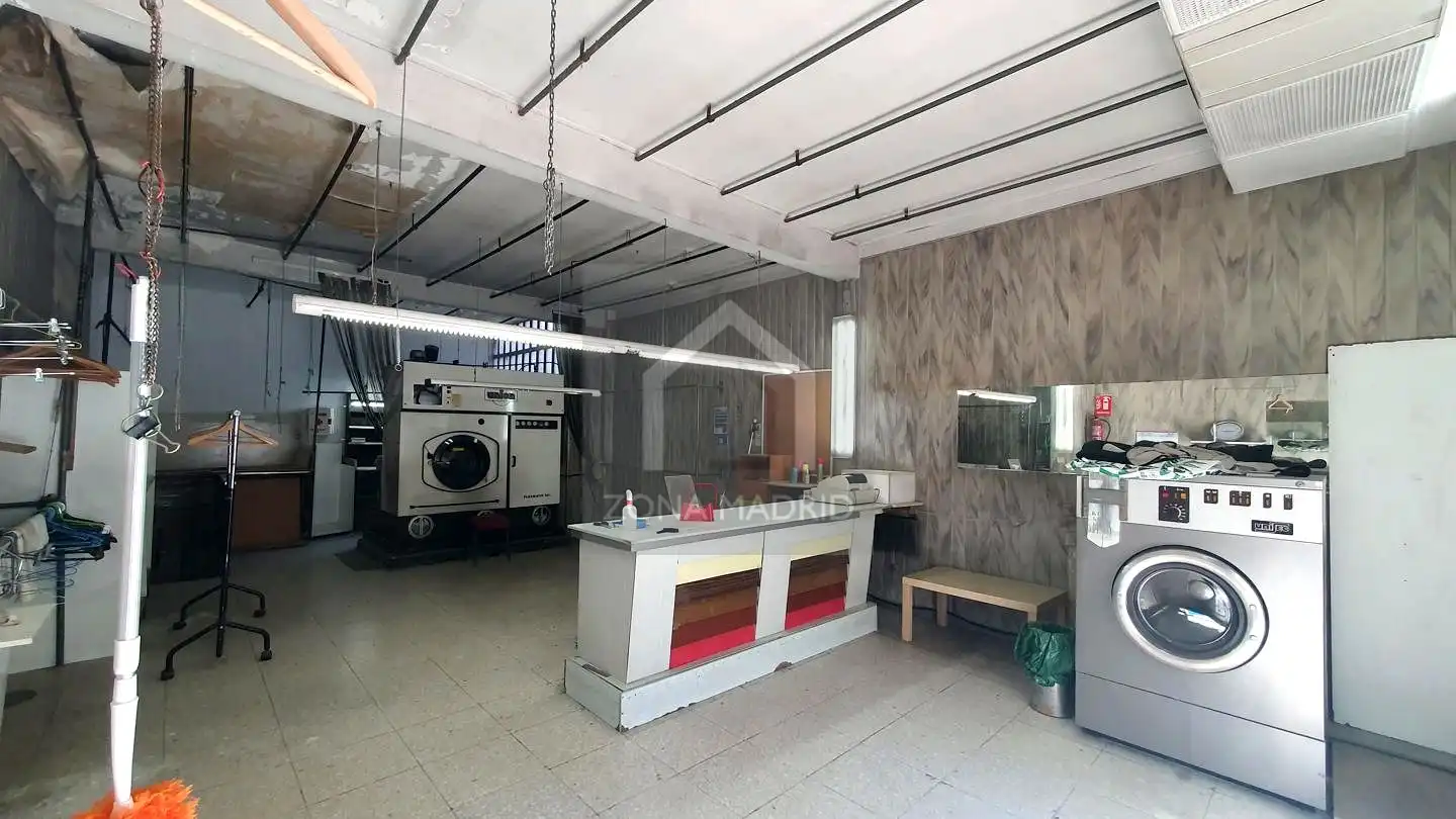 Business premises to rent in Calle de Carlos Martín Álvarez, imagen 3